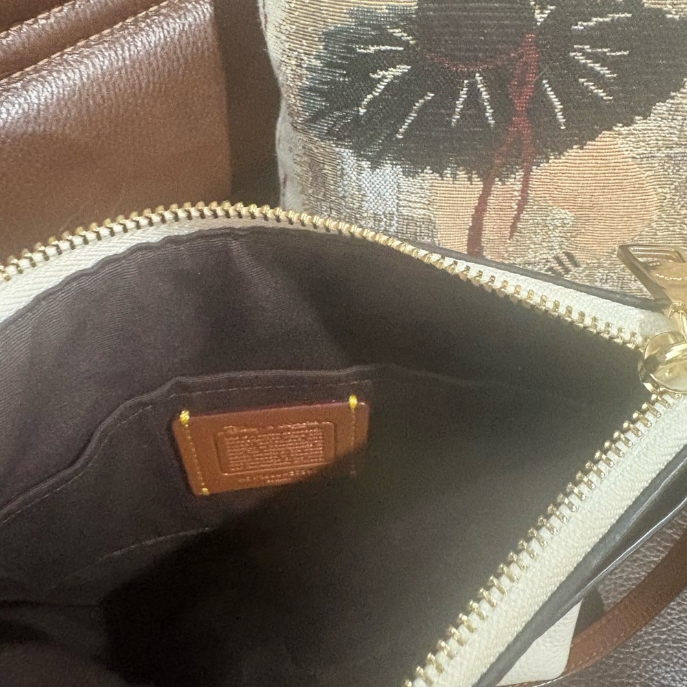 Coach White Pebbled Leather Crossbody with Brown Strap and Mickey Patch - Picture 4 of 7